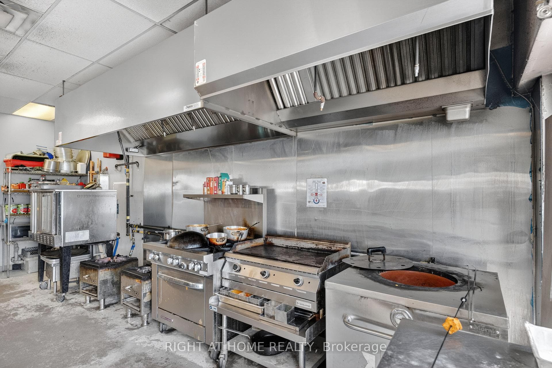 5370 CANOTEK Road Unit 1 photo 28