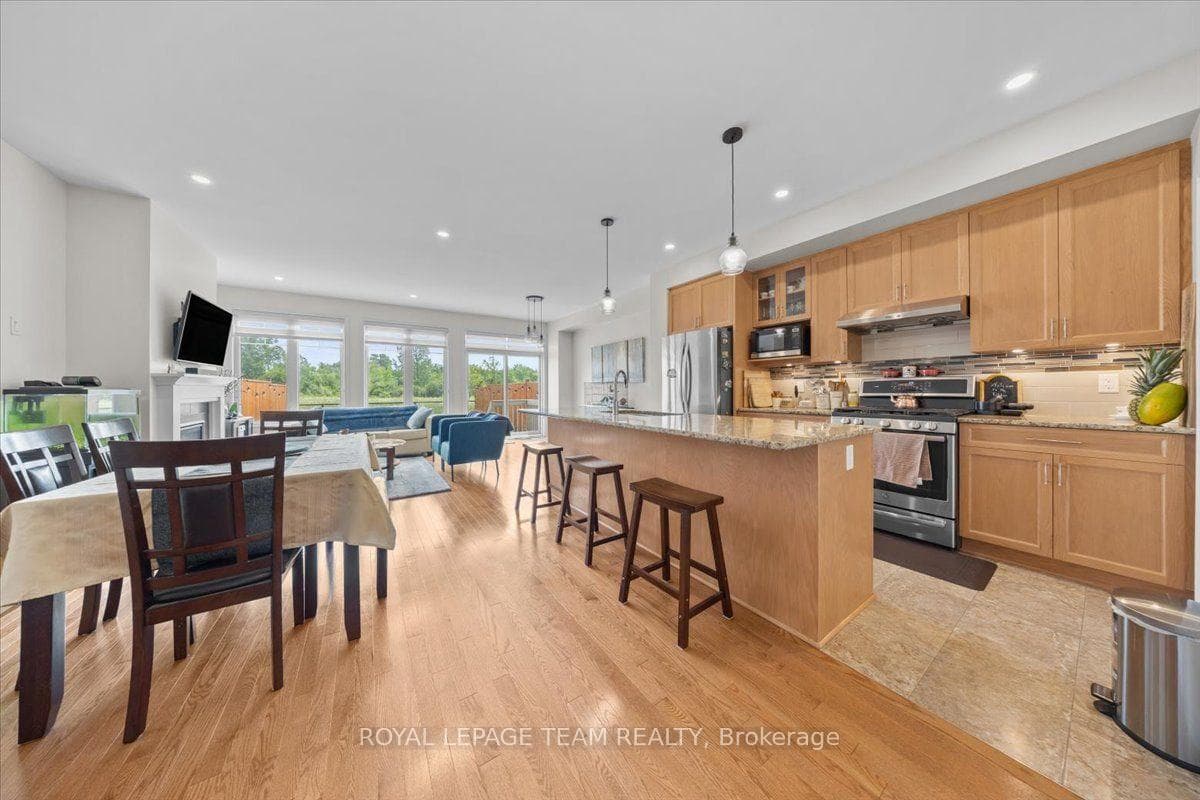 552 Jackdaw Avenue photo 6