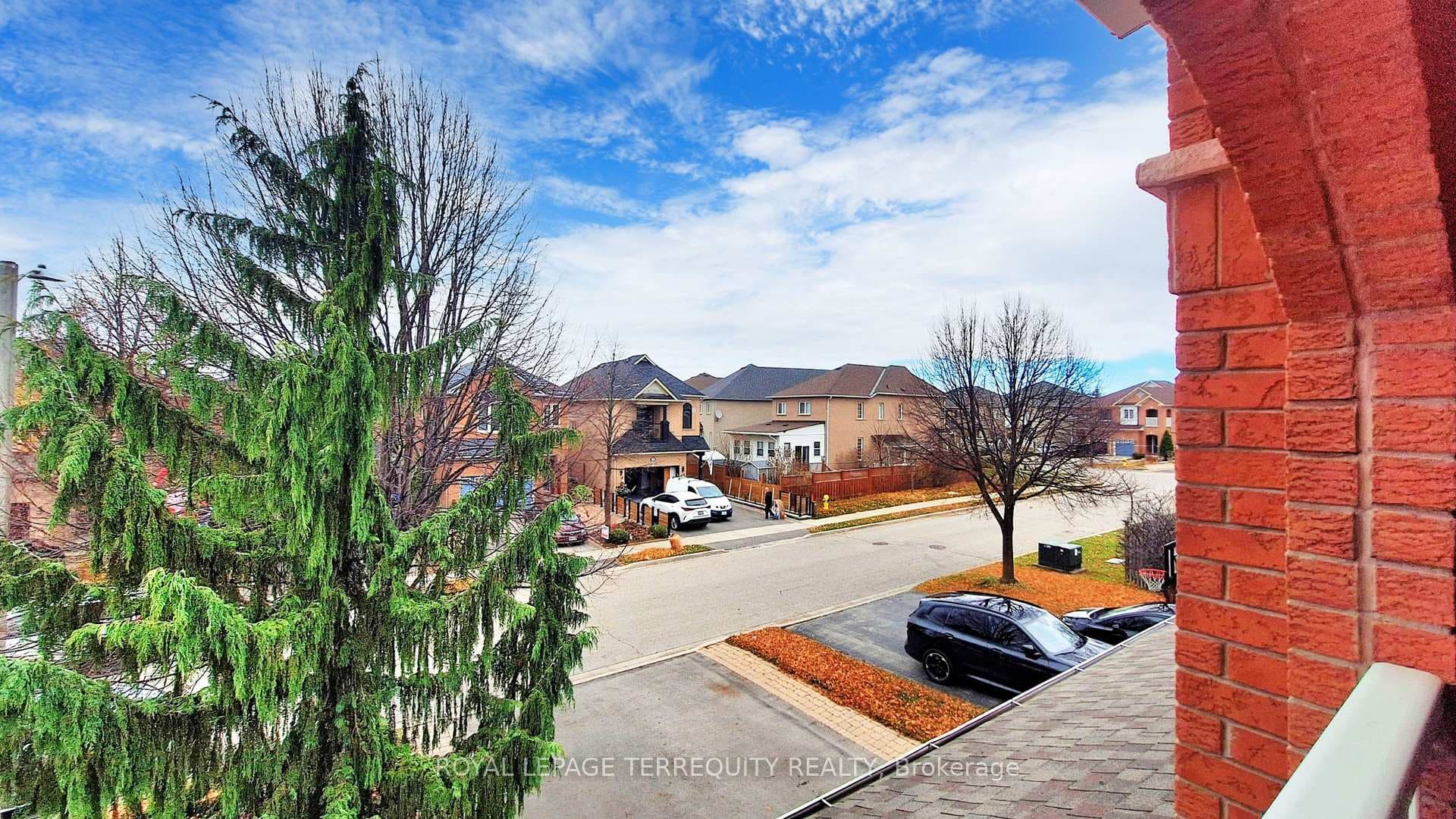 120 Guery Crescent photo 28