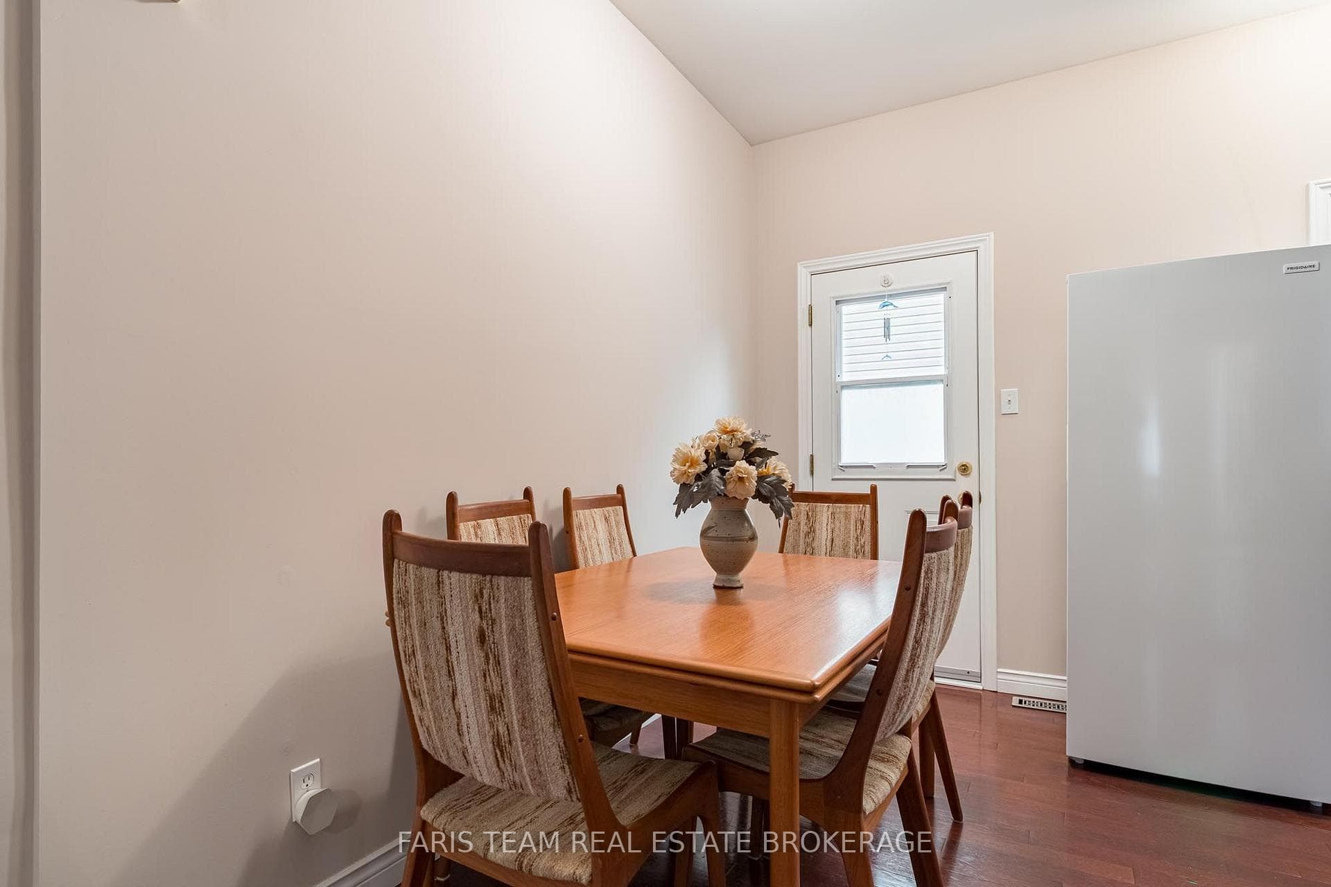 47 Georgias Walk photo 11