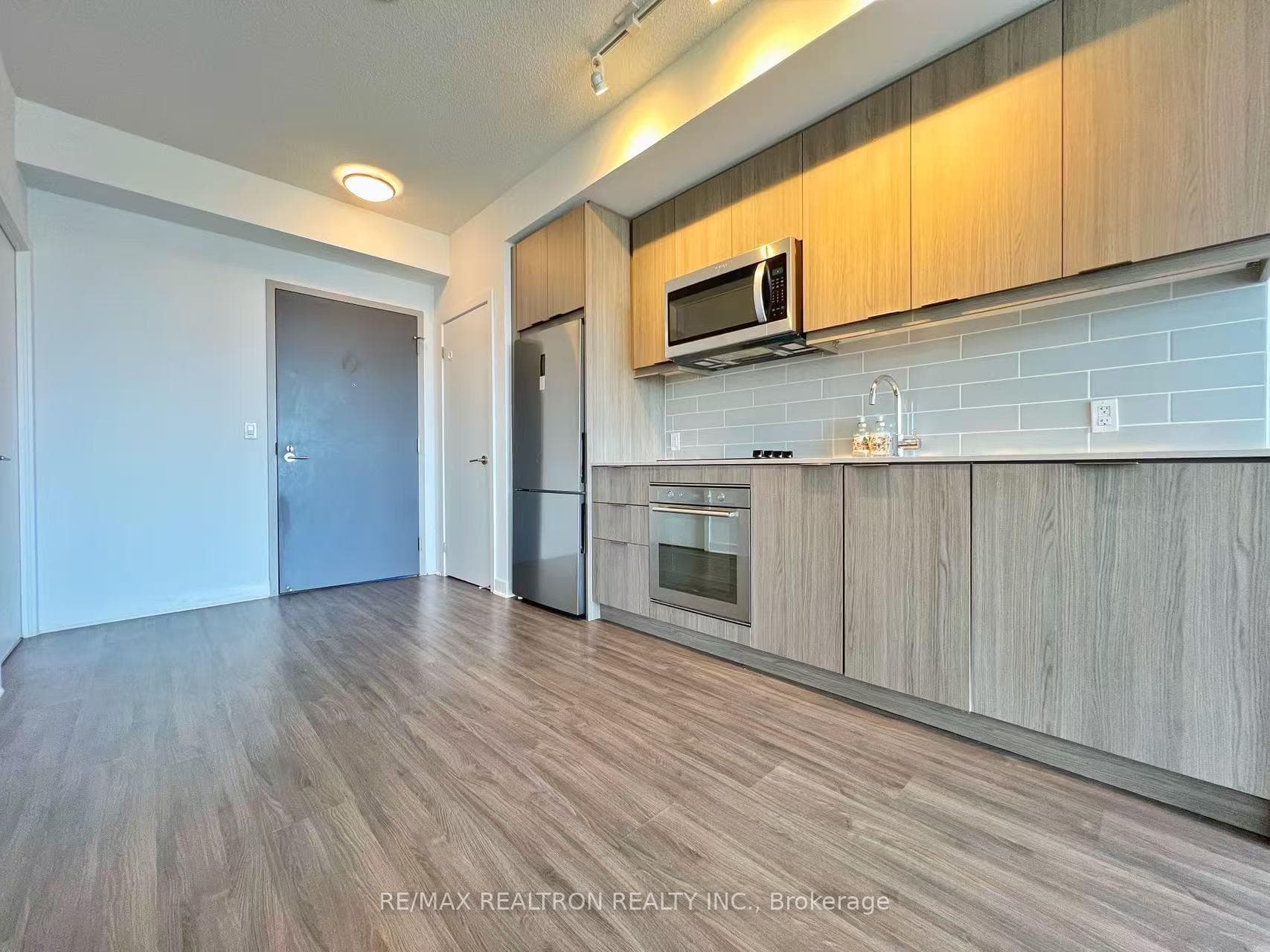 38 Forest Manor Road Unit 1803 photo 6