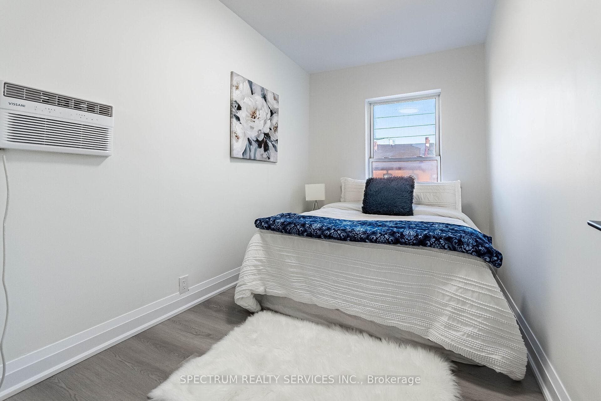 135 East Avenue photo 28