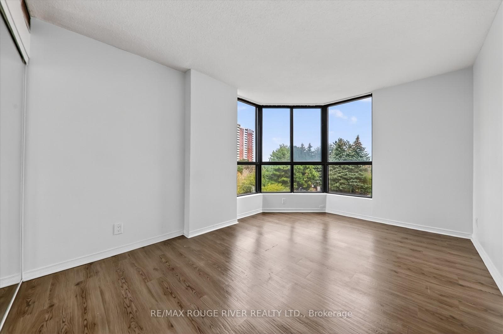 8 Silver Bell Grove Unit 309 photo 9