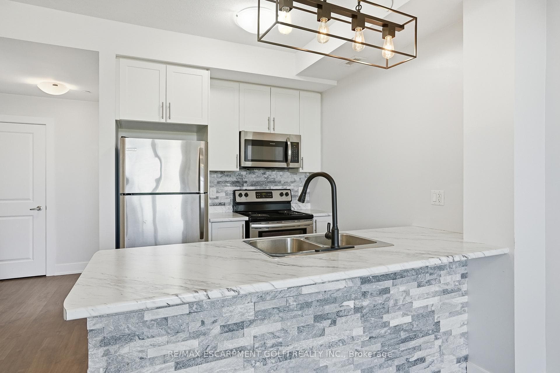 101 SHOREVIEW Place Unit 129 photo 5