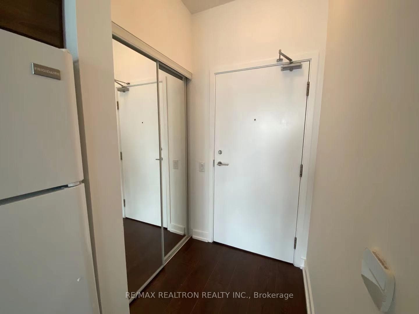 121 Mcmahon Drive Unit 2106 photo 10