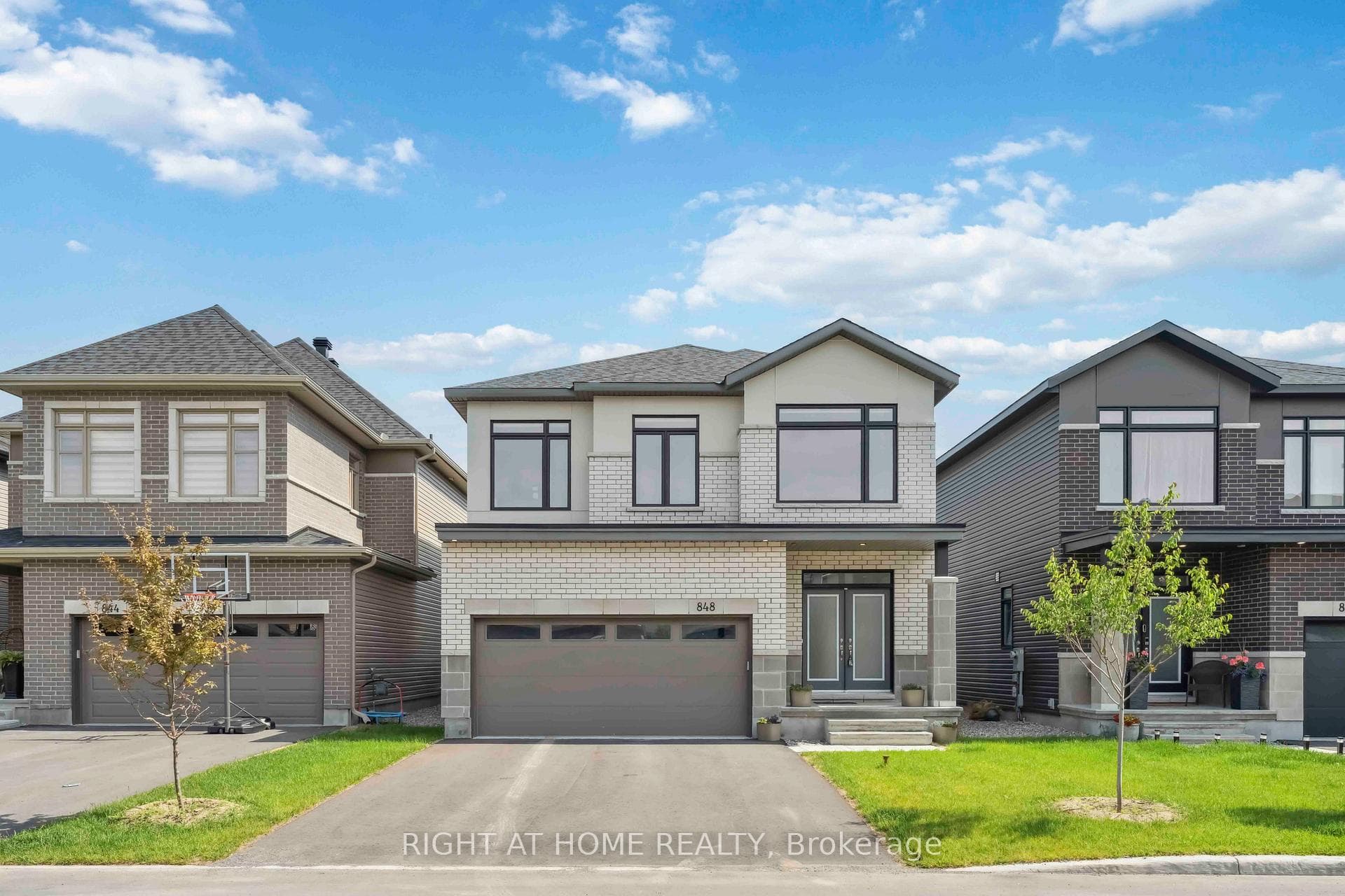 848 Beckton Heights photo 1
