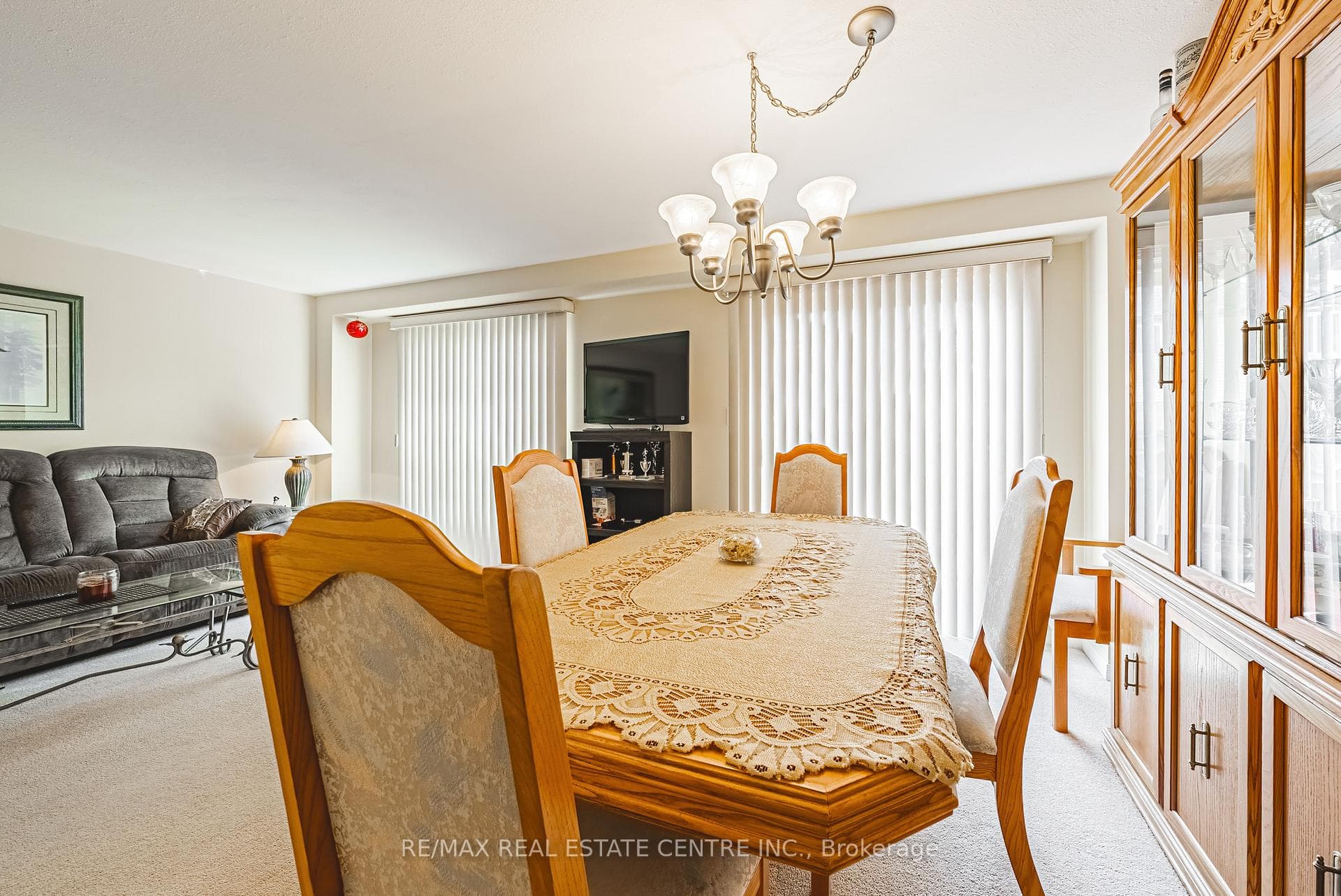 65 Foxglove Crescent photo 11