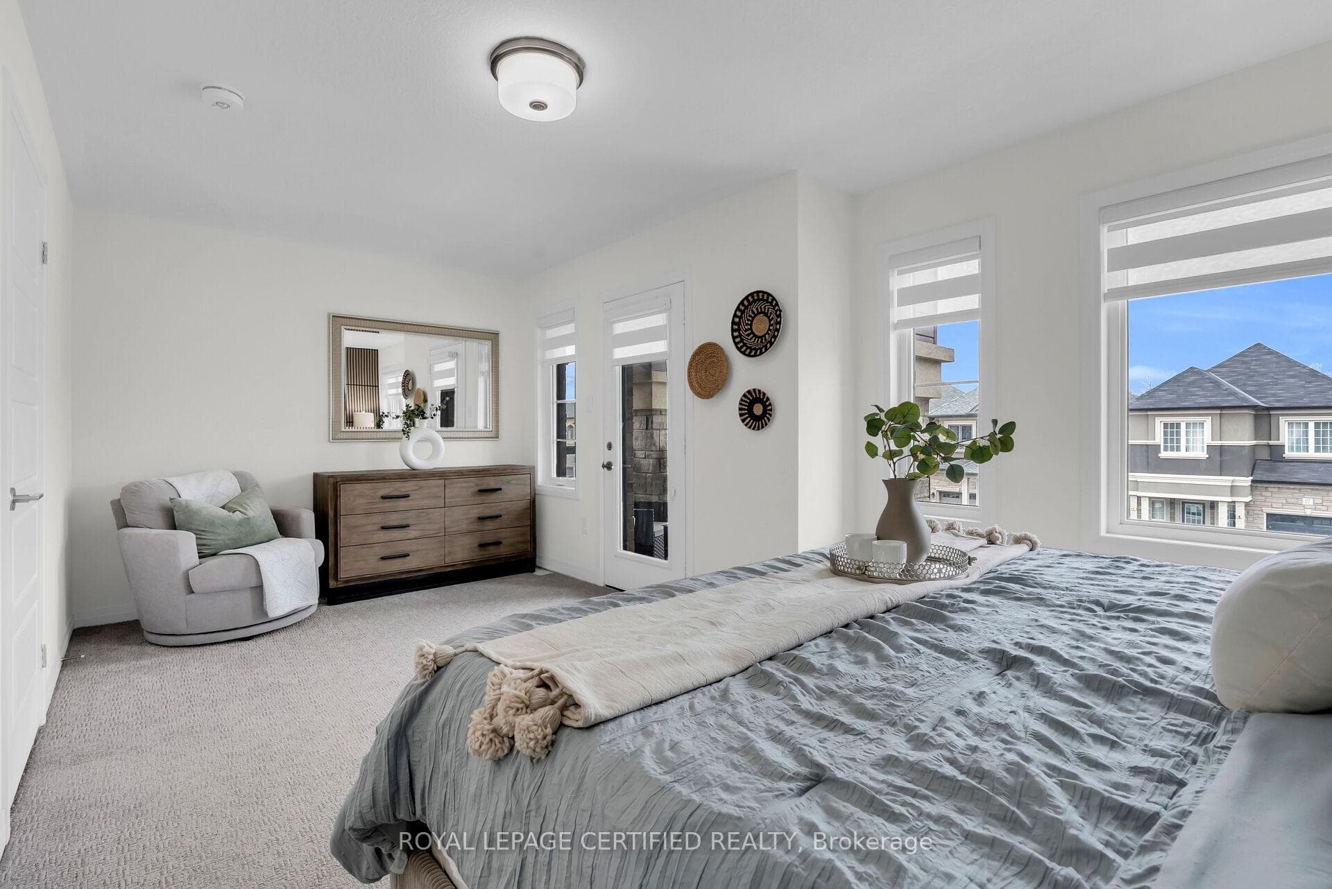 16 Dennis Avenue photo 25