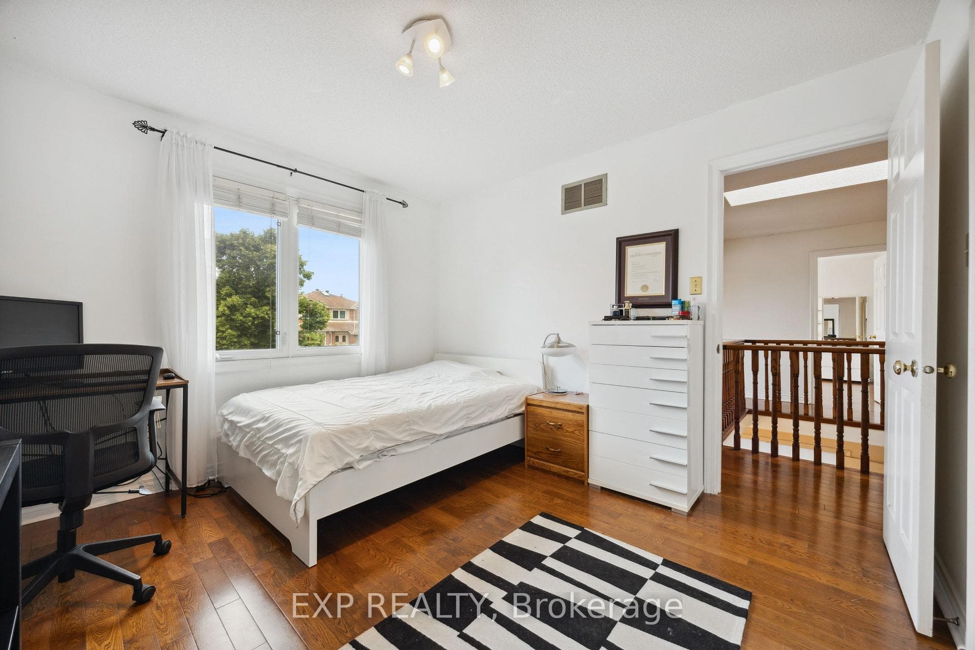 166 Lyndhurst Drive photo 35