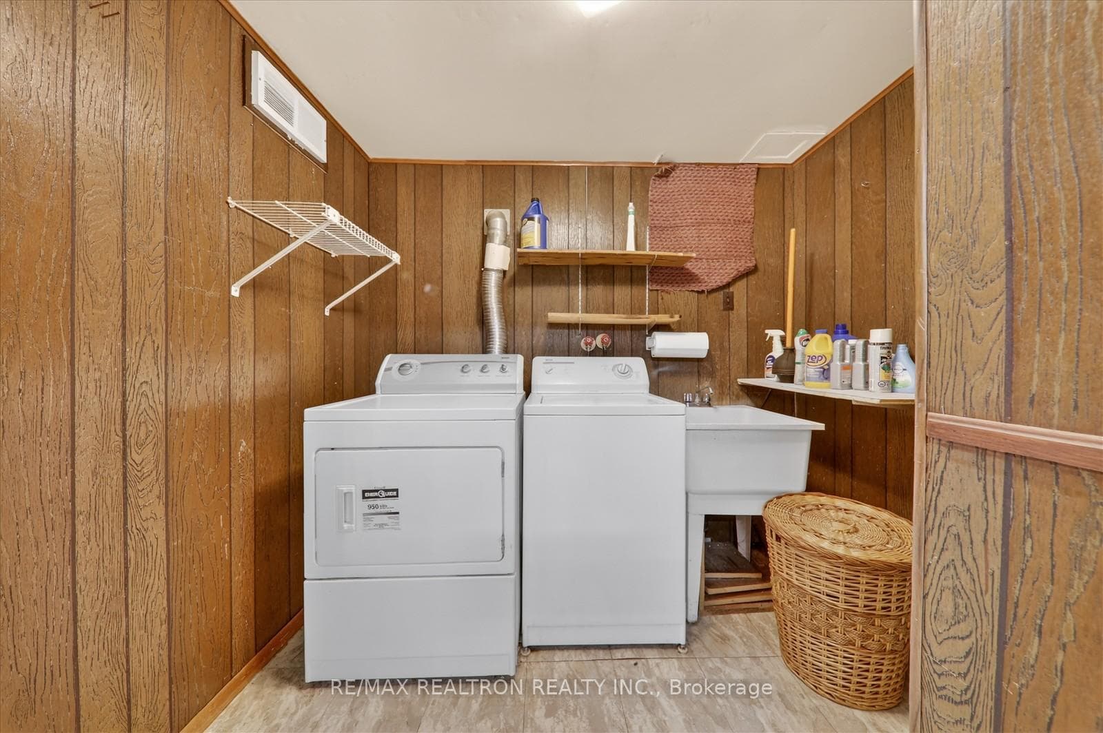 144 Merkley Square photo 33