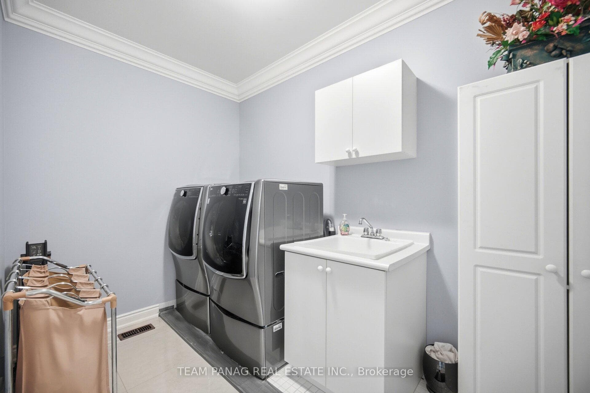 19 Falkland Road photo 34