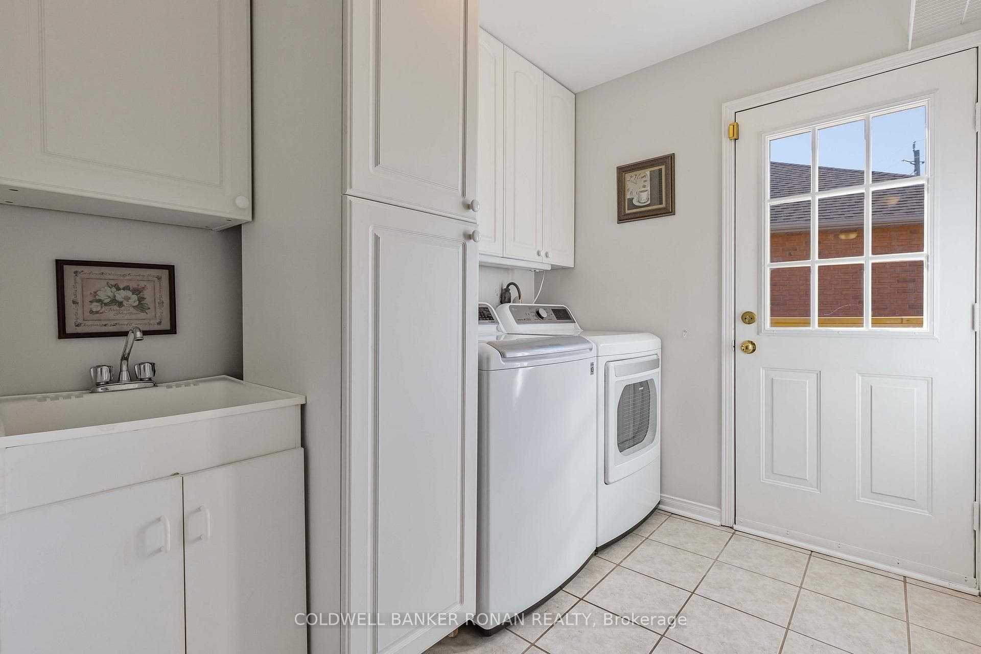 18 Coburn Crescent photo 14