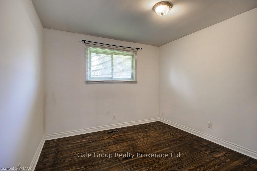 757 ST ALBANS Crescent photo 10
