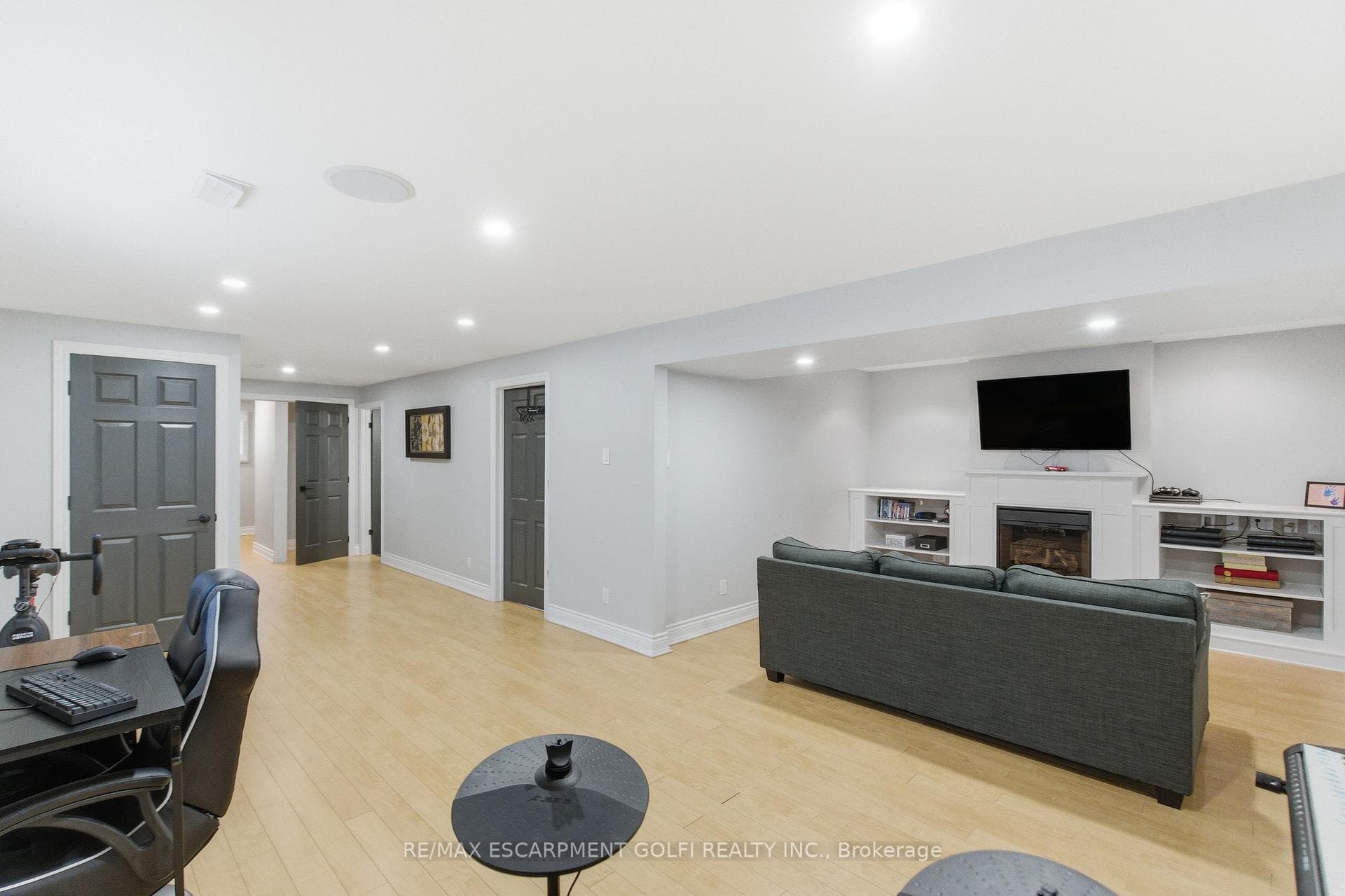 71 ALLANBROOK Street photo 24