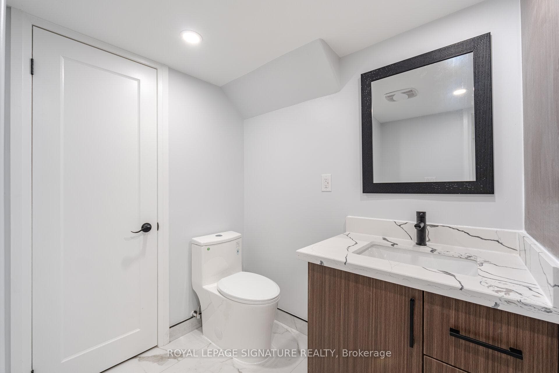 29 Huntspoint Drive Unit 2 photo 27