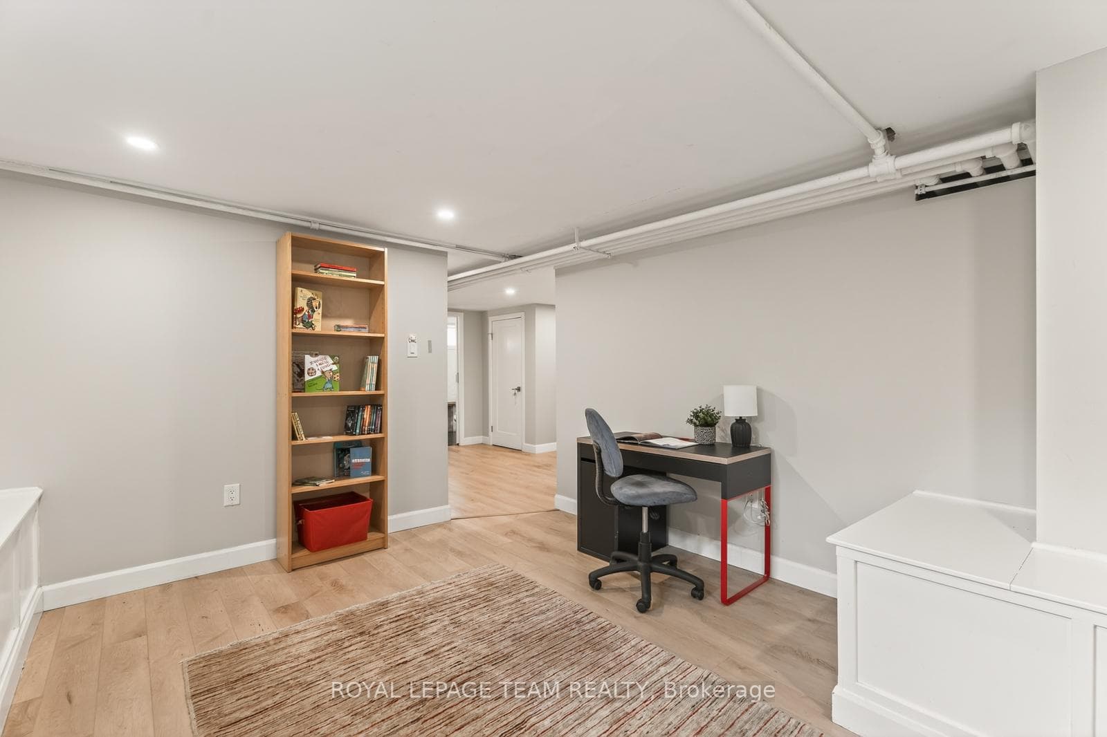318 CLEMOW Avenue photo 25
