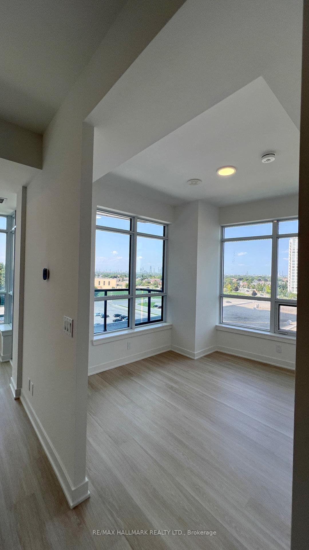 50 UPPER MALL Way Unit B526 photo 8