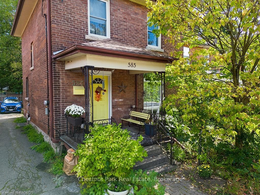 585 2ND Avenue photo 3