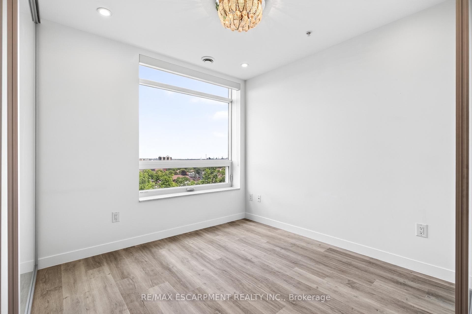 479 Charlton Avenue Unit 506 photo 19