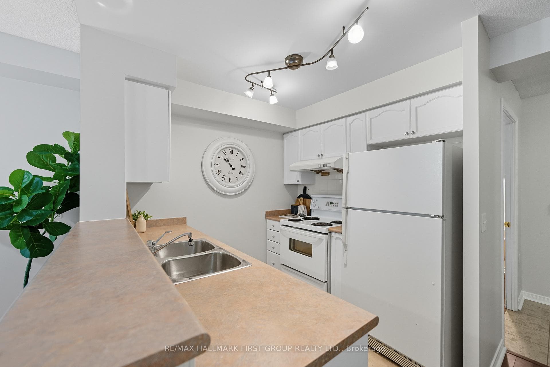 28 Olive Avenue Unit 612 photo 6