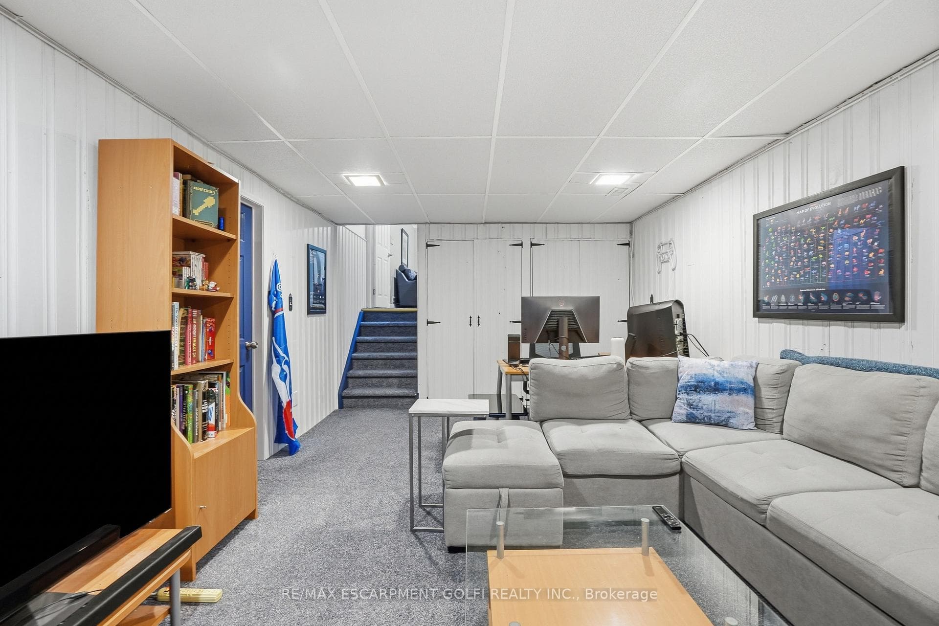 38 KINGSWAY Boulevard photo 27