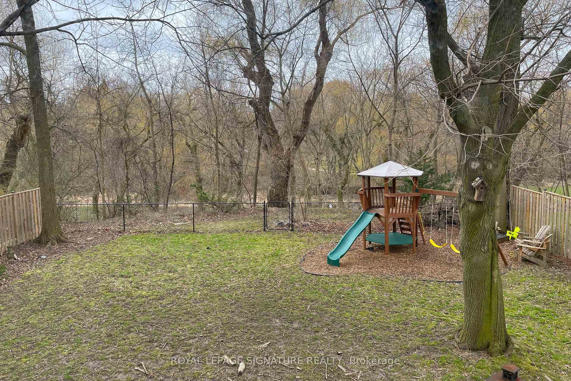12 Applefield Drive photo 22