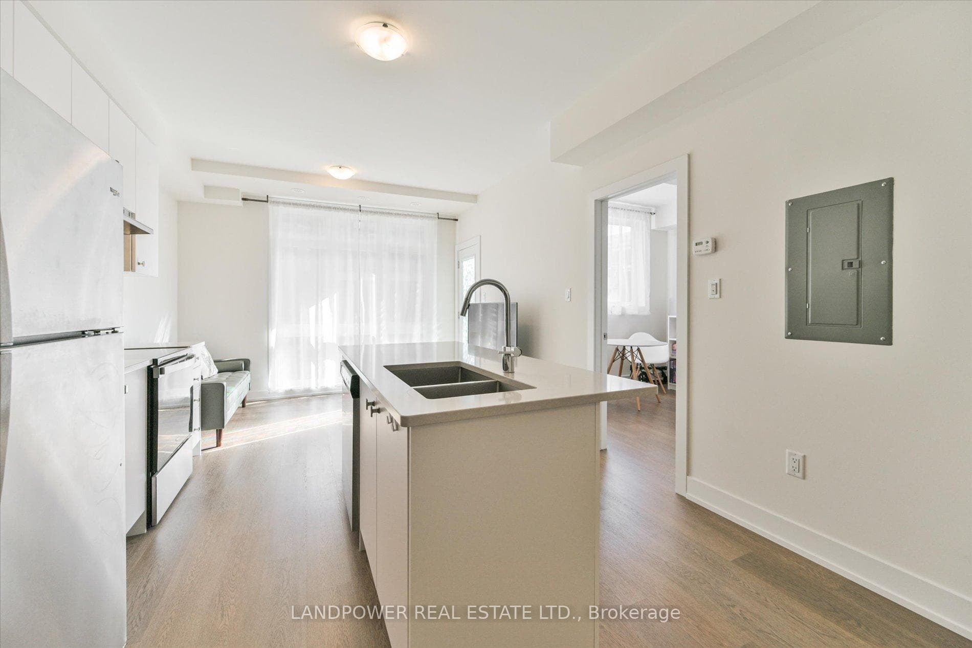 8 Sayers Lane Unit 2 photo 5