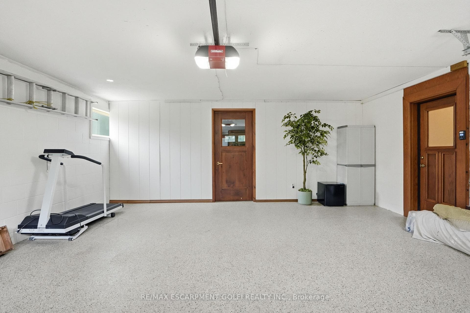 5 MAPLE Avenue photo 35