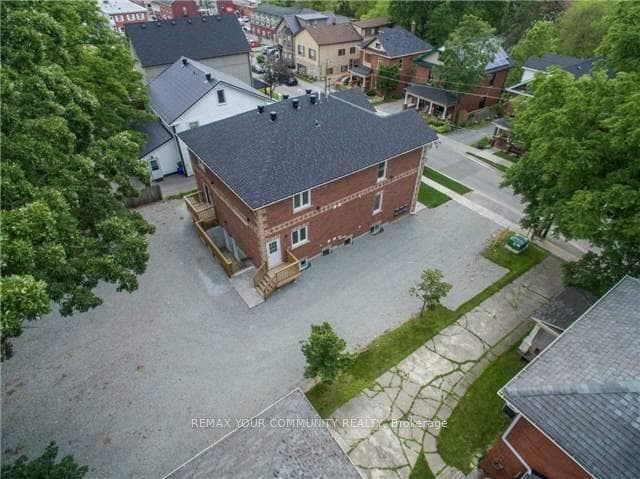443 Timothy Extra-Large Lot Parking for 12 + Cars