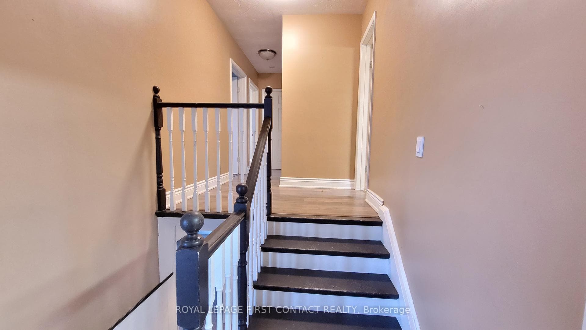 124 ROSE Street photo 10