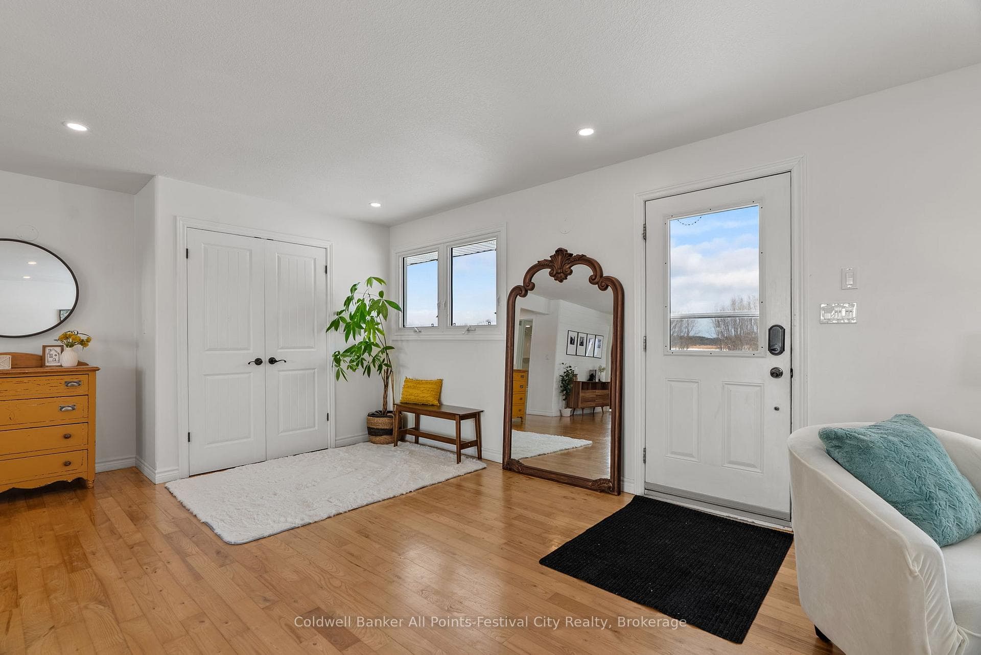 34889 Black's Point Road photo 9