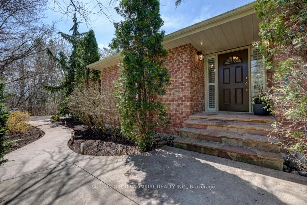 15580 Dufferin Street photo 12