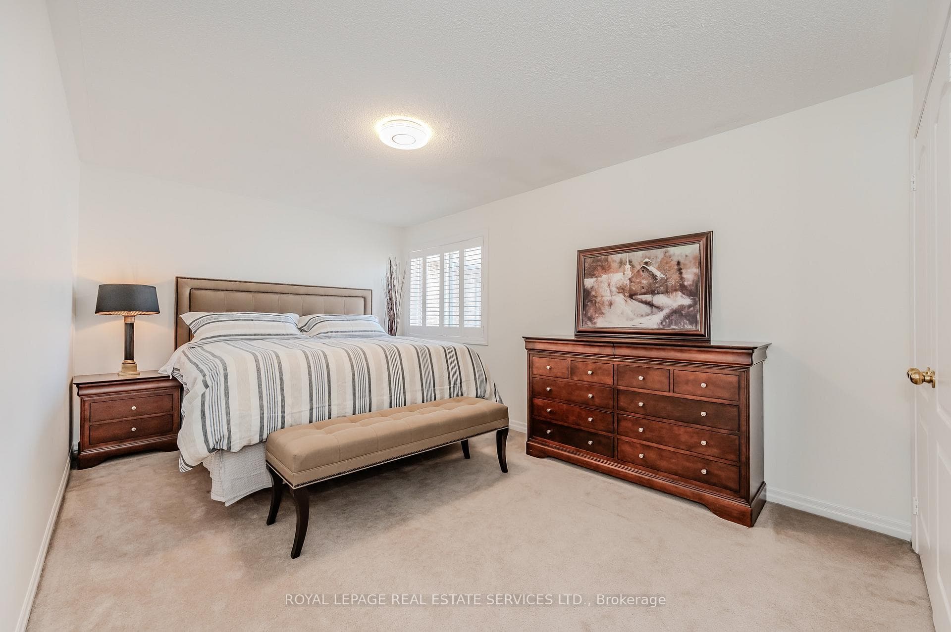 2292 Kingsmill Crescent photo 23