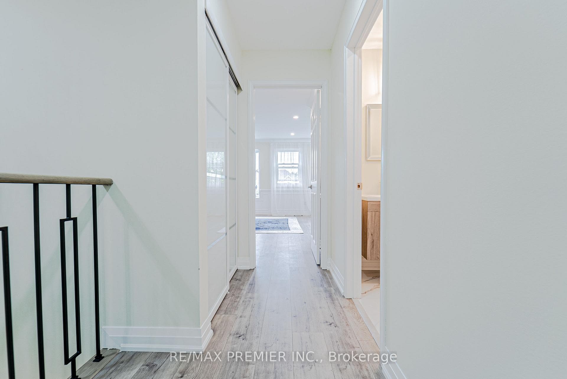 76 Roxborough Lane photo 18