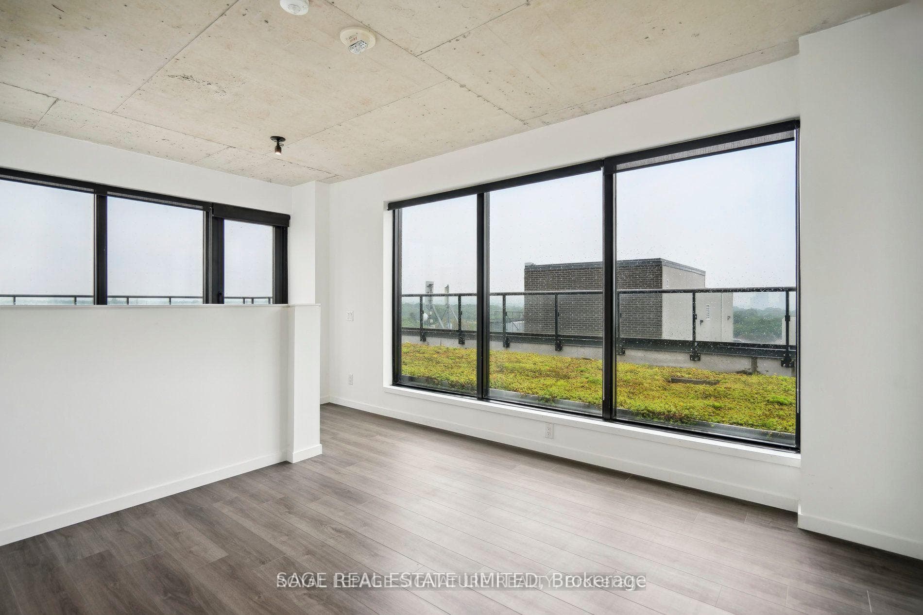 7 Smith Crescent Unit PH 808 photo 12