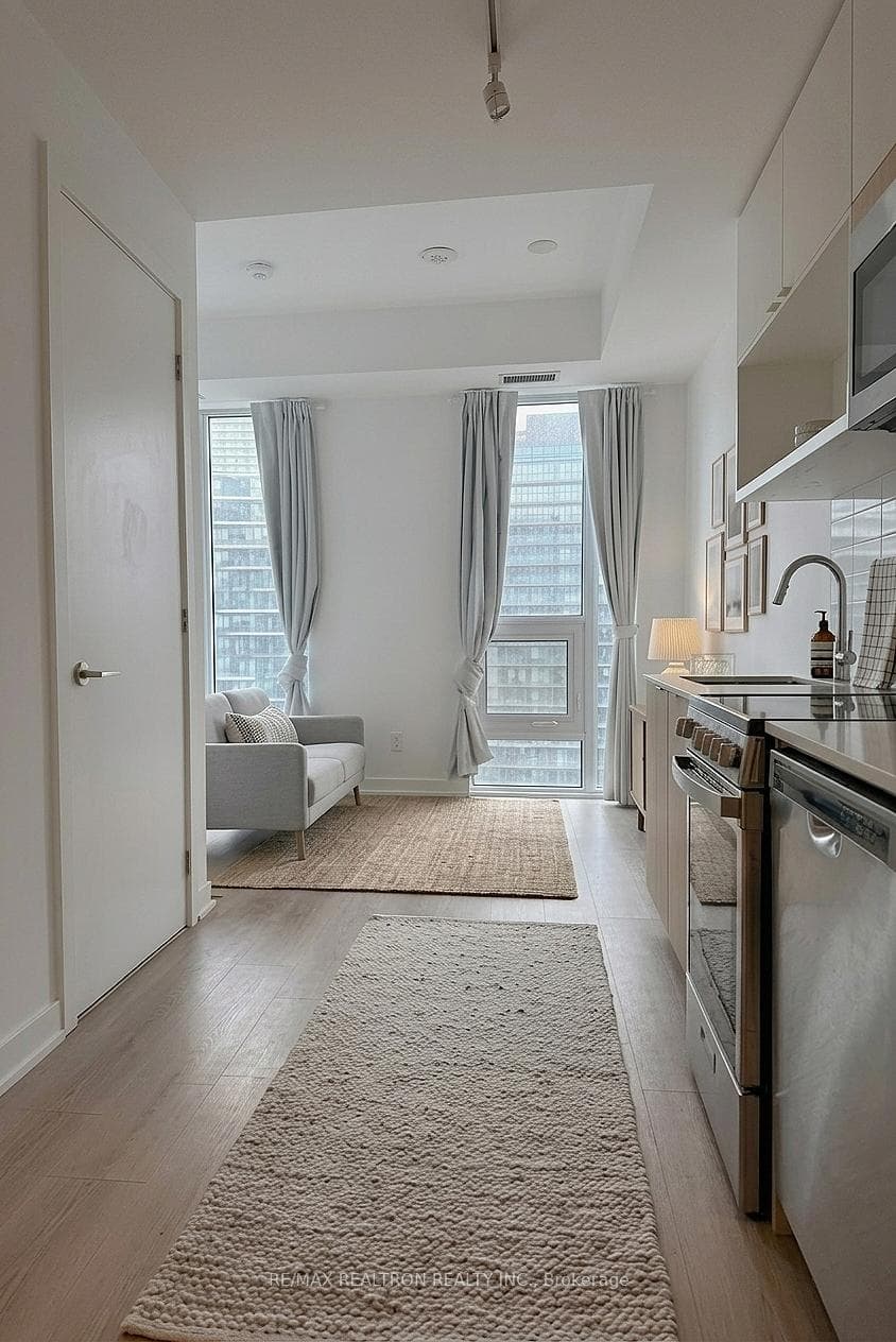 100 Queen Street Unit 2912 photo 17