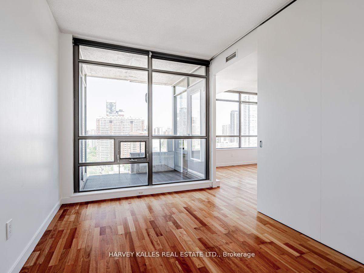 285 Mutual Street Unit 1803 photo 18