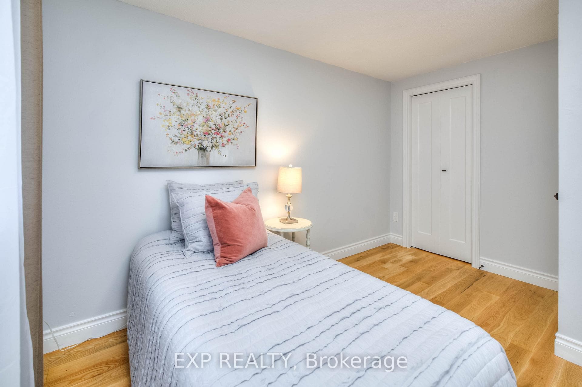 995 Langs Circle photo 10