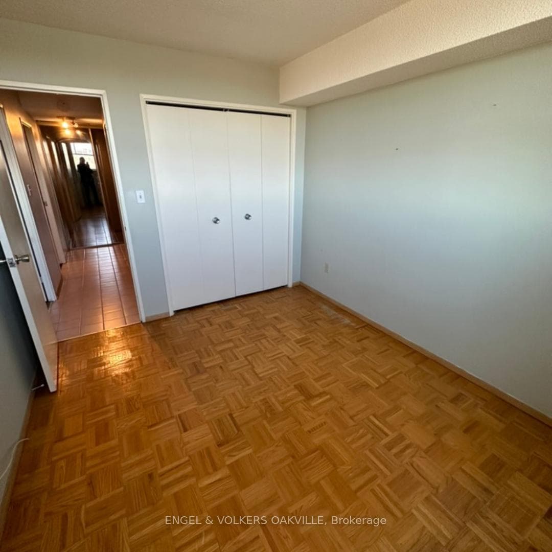260 Scarlett Road Unit 1612 photo 14