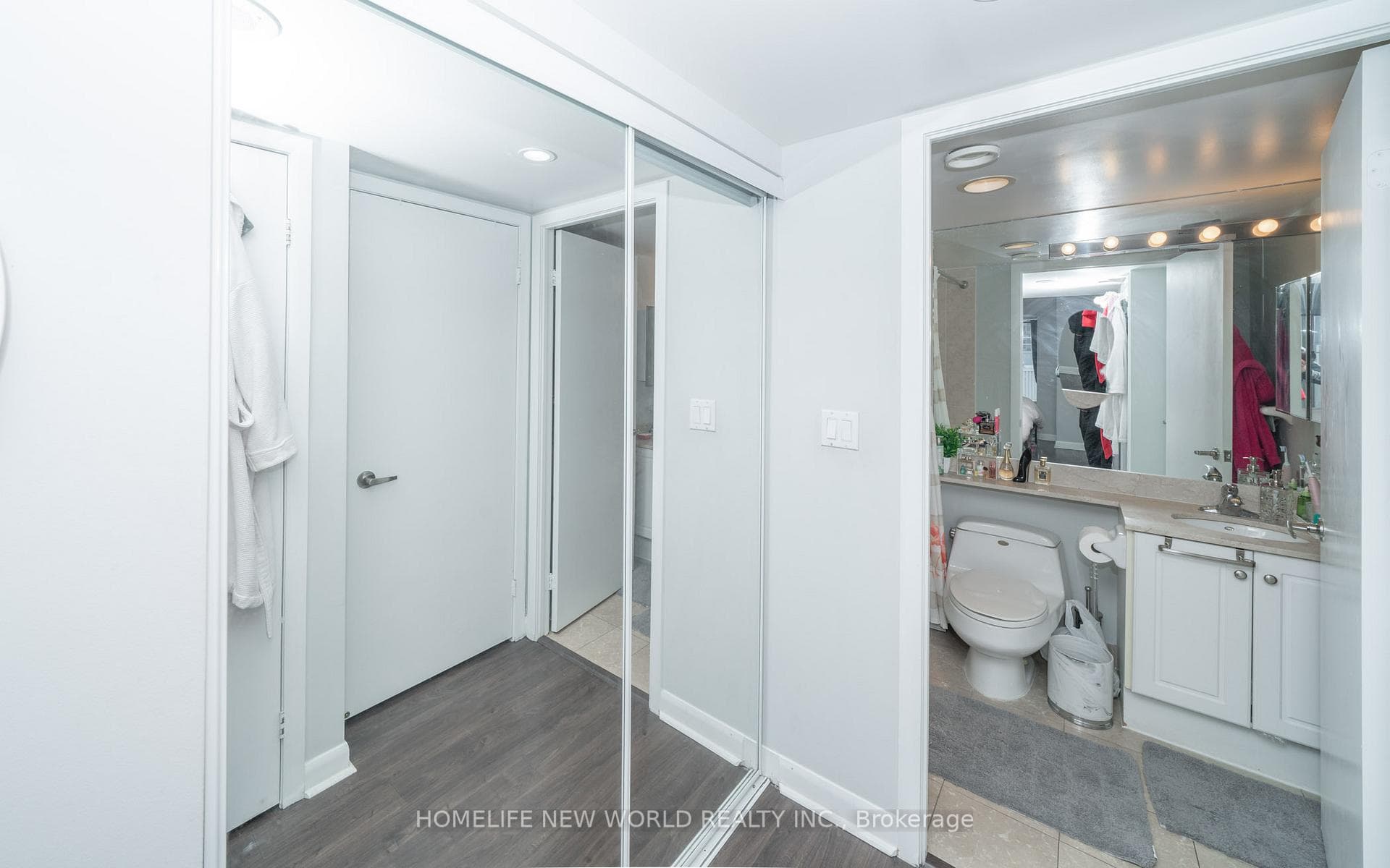 210 Victoria Street Unit 2613 photo 22
