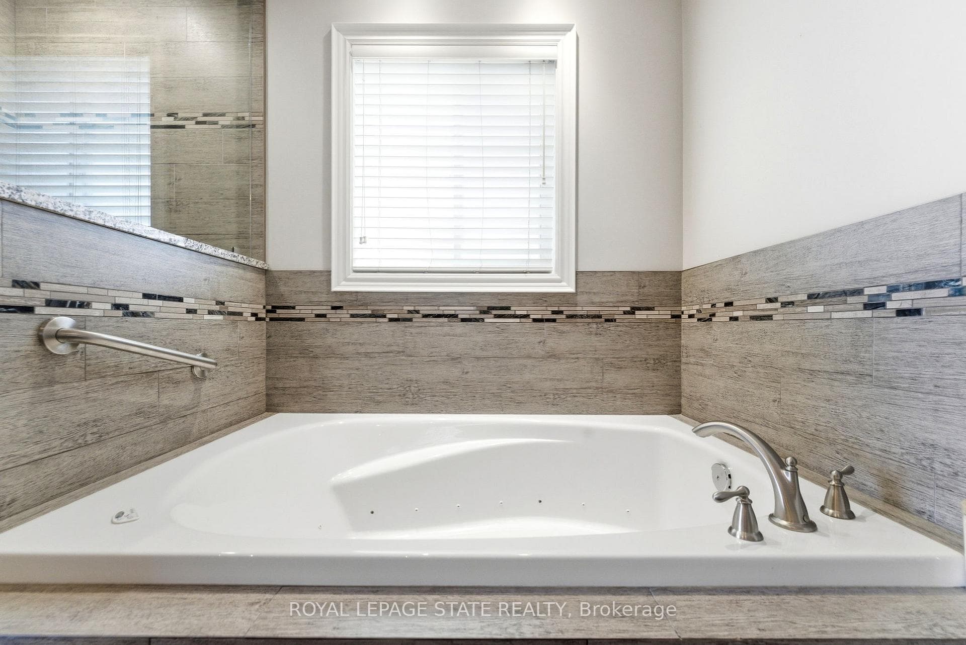 85 Hillcroft Drive photo 35