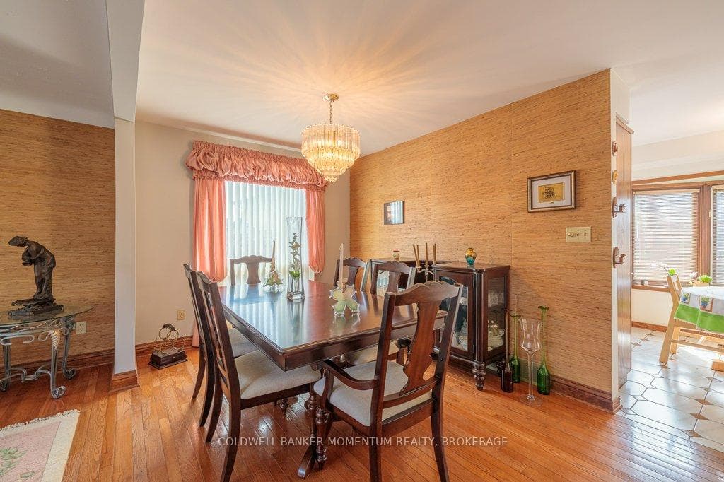 5 Mowat Crescent photo 9