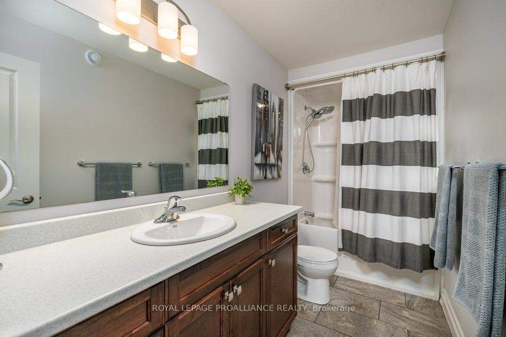 Primary full ensuite