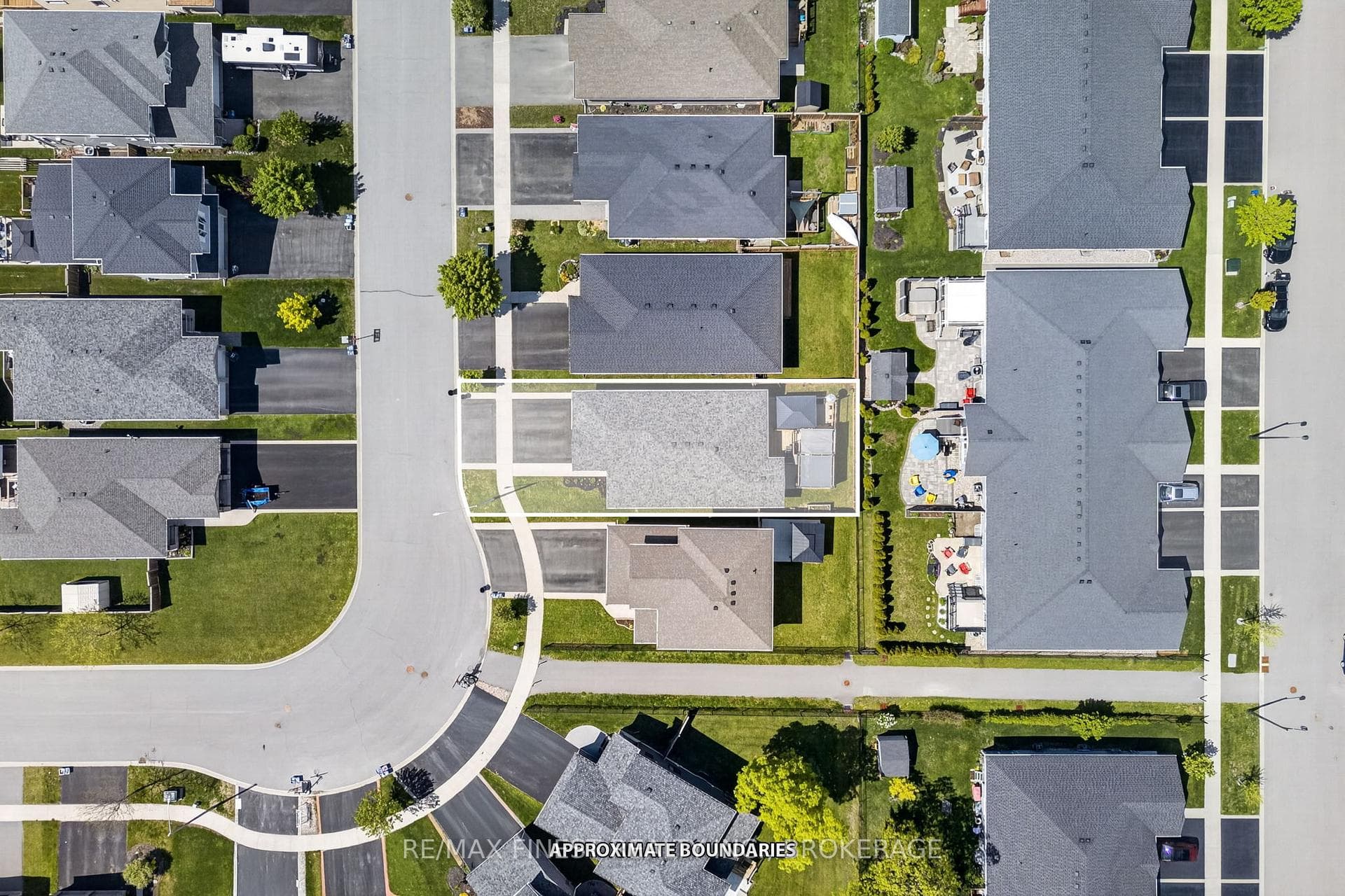 119 Champagne Crescent photo 30