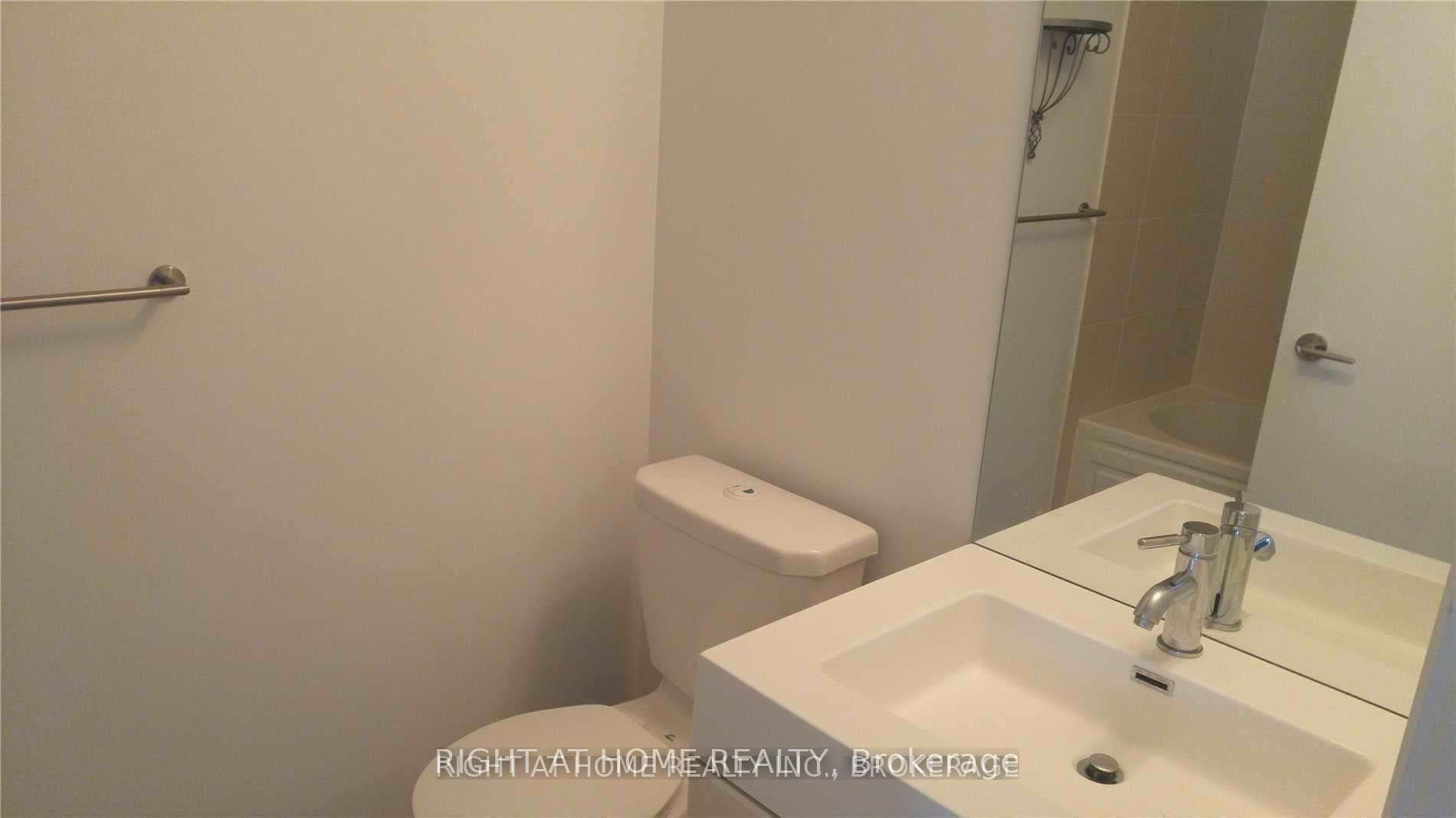 35 Brian Peck Crescent Unit LPH27 photo 12