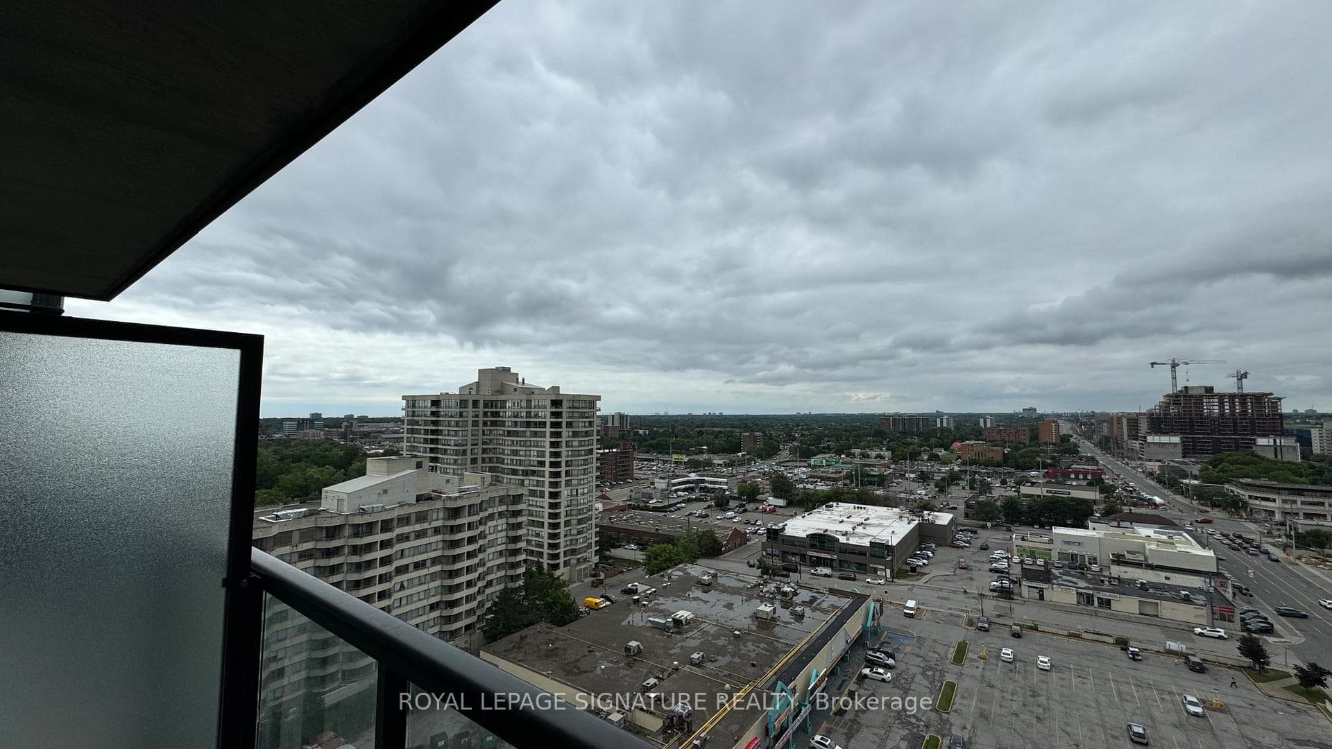 86 Dundas Street Unit 1421 photo 13