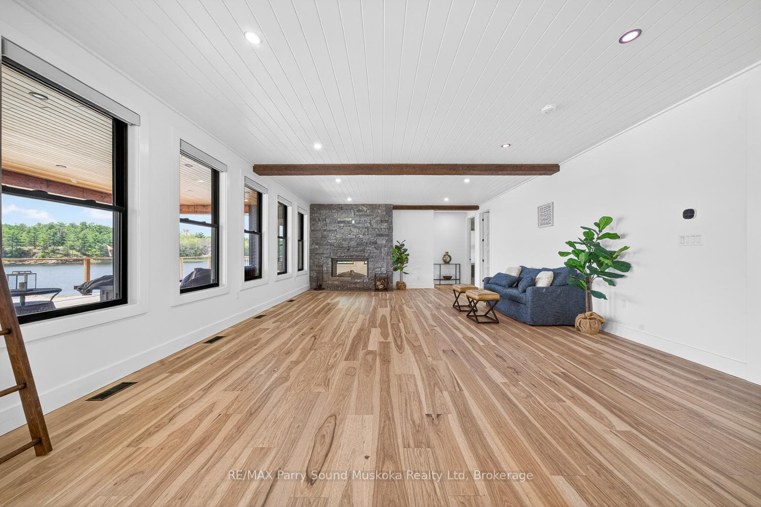 32 A11 Island photo 28