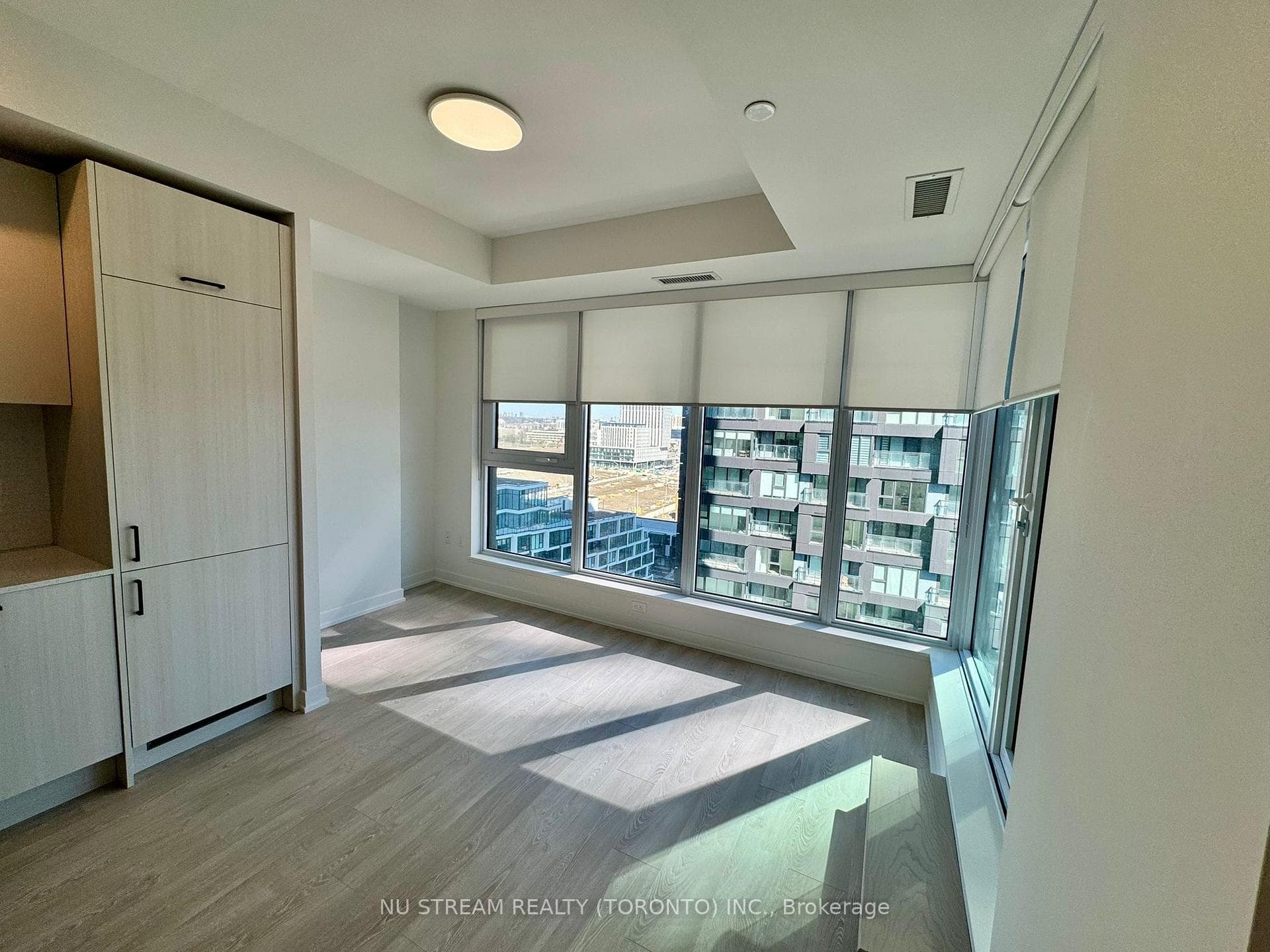 1 Quarrington Lane Unit 1212 photo 4