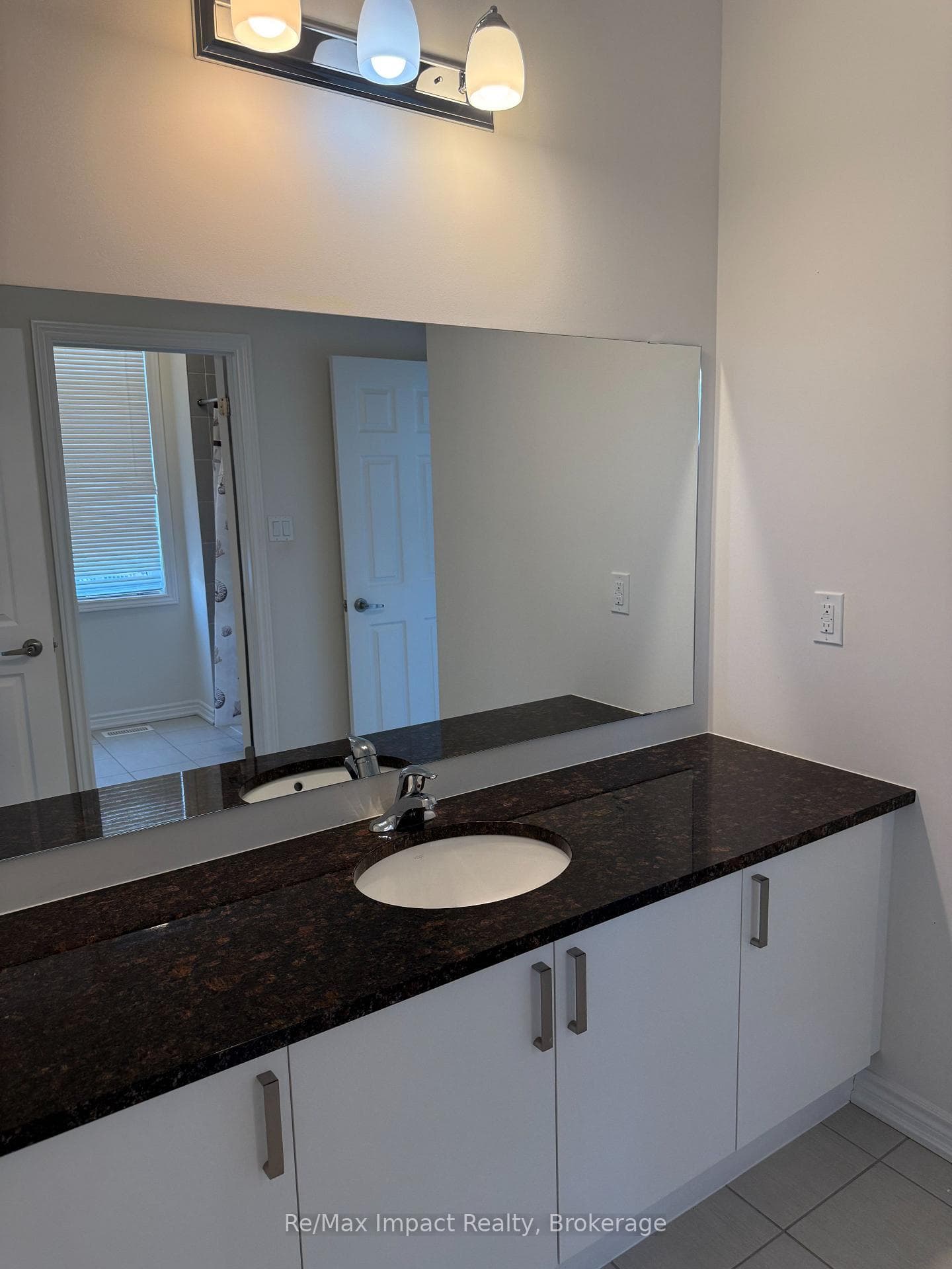 166 Auckland Drive photo 45