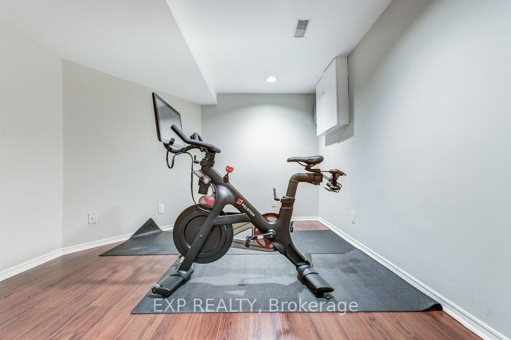 1506 Prince John Circle photo 31